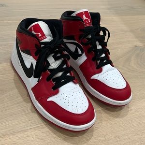 Nike Jordan One Mids “Chicago”
